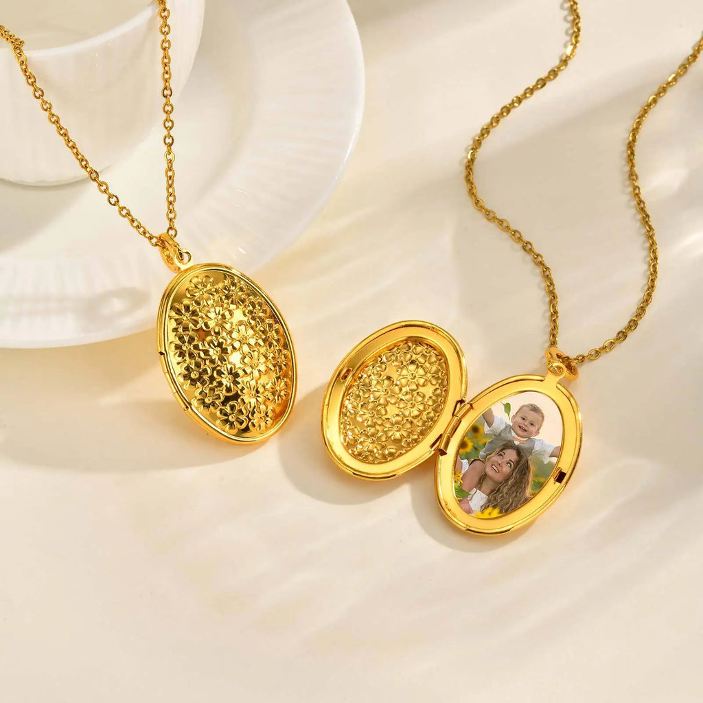 Oval Flower Locket Necklace – Gold Photo Pendant for Women Photo Locket Necklace SPOT