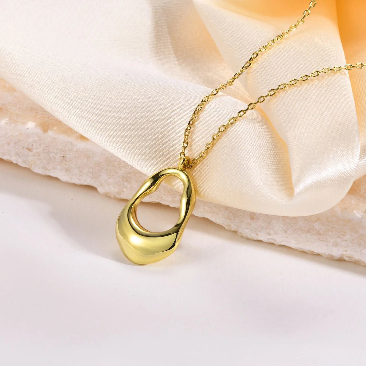 18K Gold Plated Hollow Geometric Pendant Necklace for Women Pendant Necklace SPOT