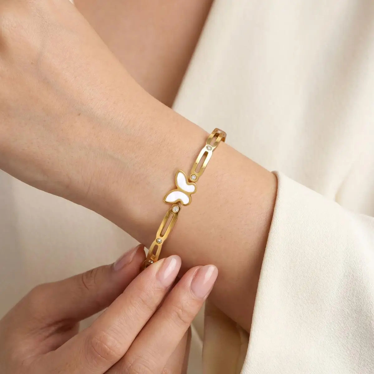 18K Gold Plated Shell Butterfly Bangle – Pavé Zirconia Women Bangle Bracelet SPOT