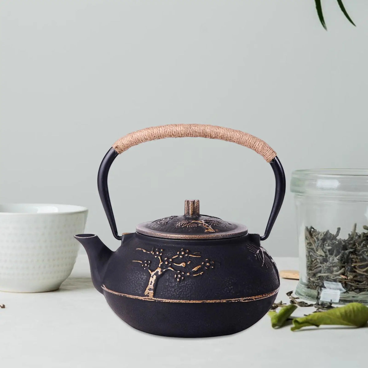 Japanese Cast Iron Teapot 900ml with Stainless Steel Infuser Cast Iron Teapot SPOT