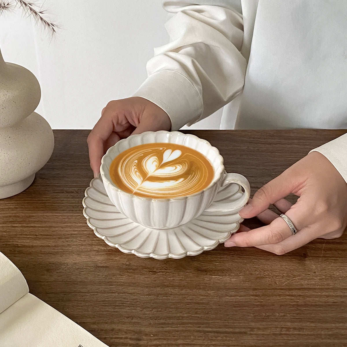 Shell-Shaped Ceramic Coffee Cup & Saucer Set – 250ml Vintage Cup & Saucer Set SPOT