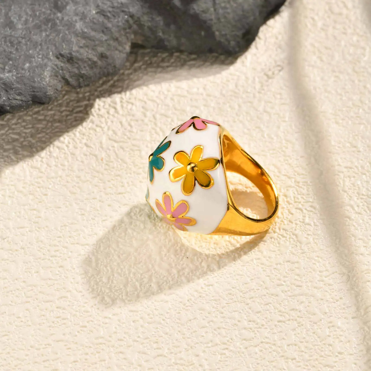 Chunky Flower Ring Women – 18K Gold Plated Stainless Steel Gold Plated Ring SPOT
