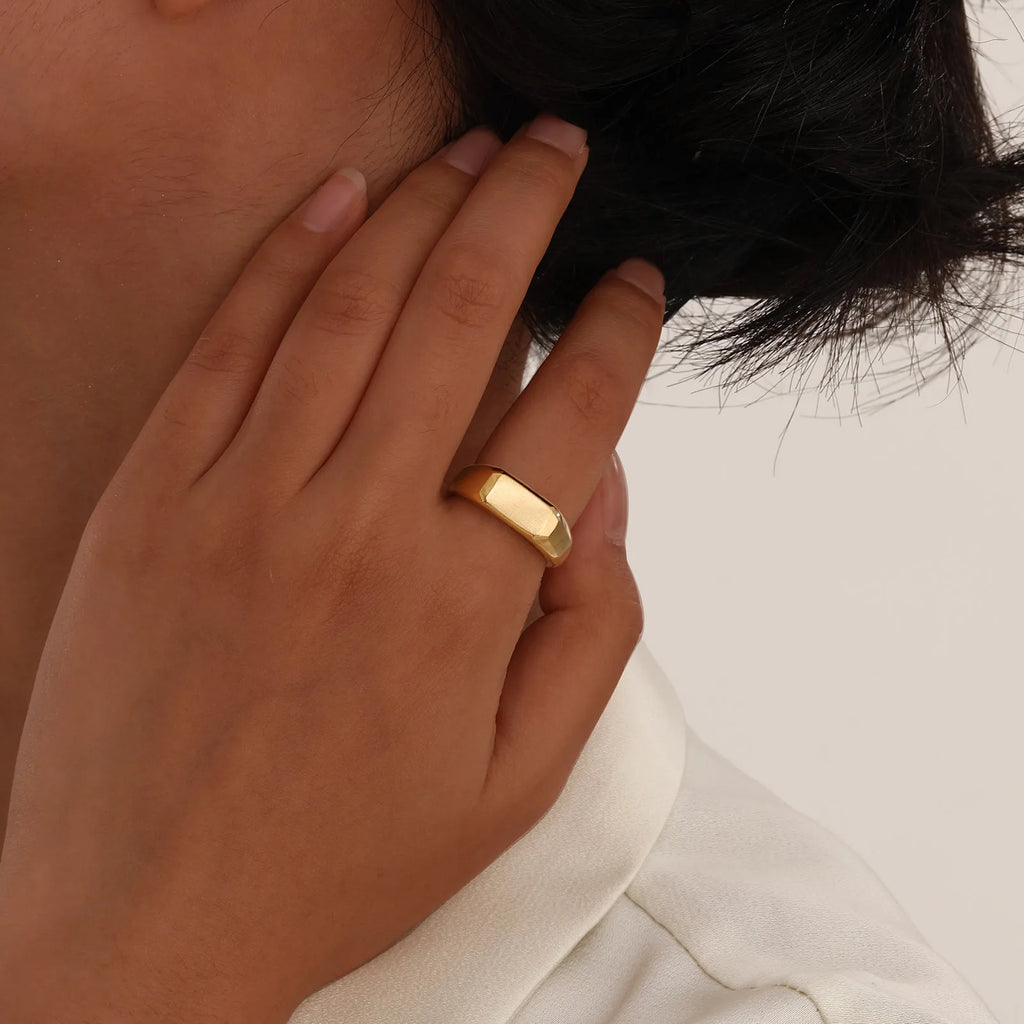 Custom Women's Signet Ring – Personalized Name Stackable Ring Personalized Signet Ring SPOT