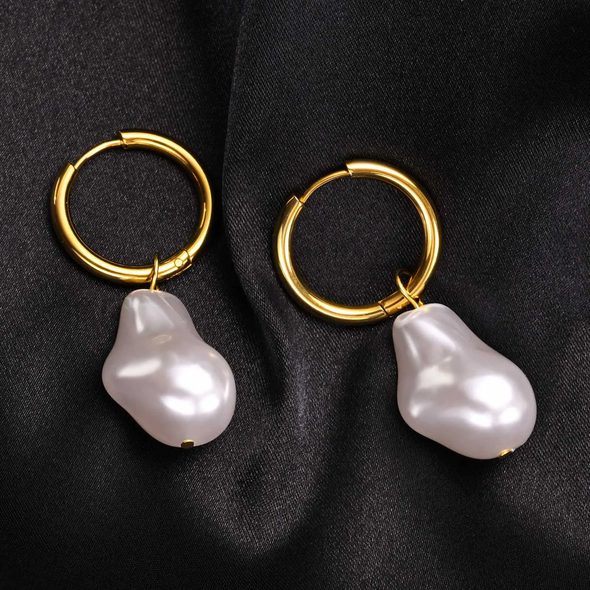 Baroque Pearl Huggie Hoop Earrings – Gold Stainless Steel Huggie Hoop Earrings SPOT