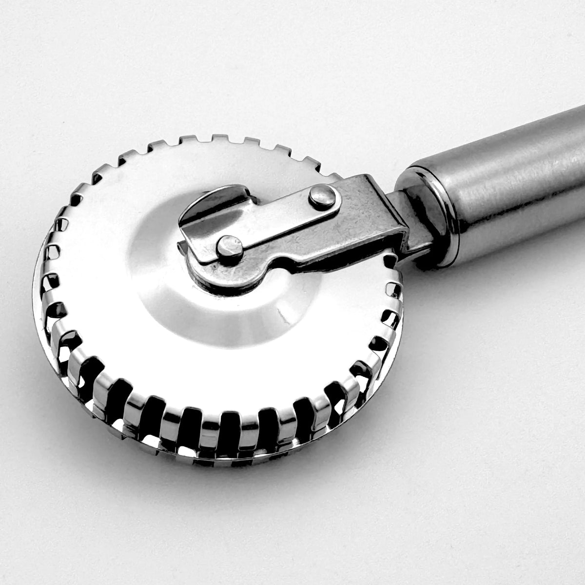 Stainless Steel Pastry Roller – Embossing & Lace Cutting Wheel Pastry Cutting Roller SPOT