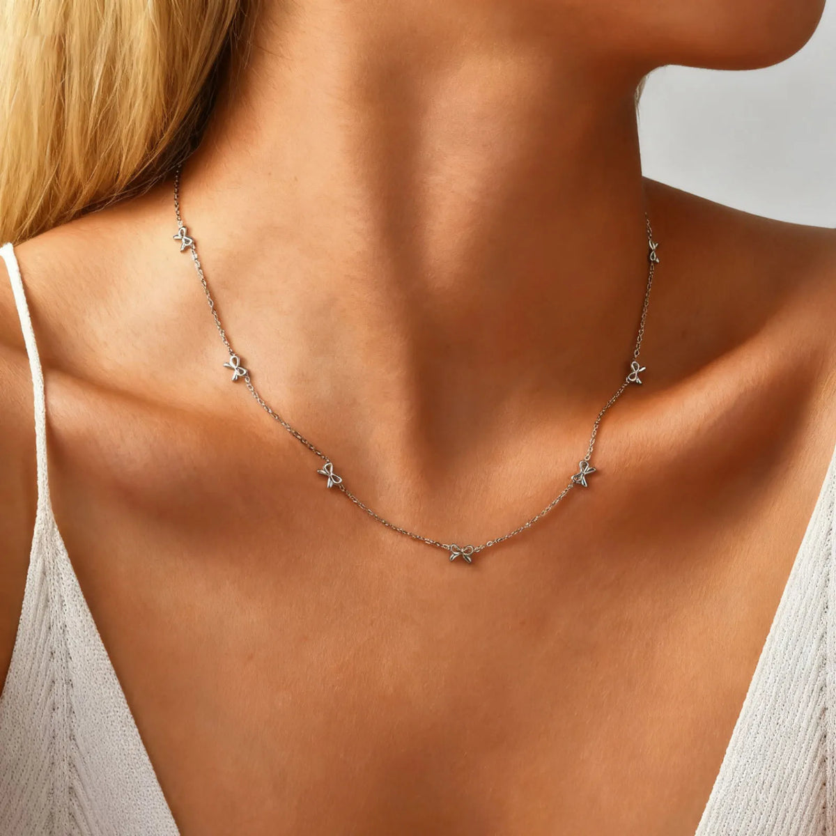 Dainty Bow Necklace – Silver Bowknot Choker for Women Bow Choker Necklace SPOT