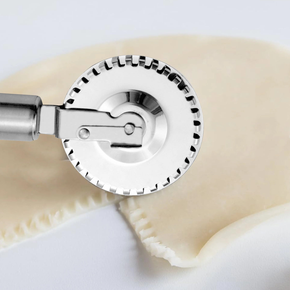 Stainless Steel Pastry Roller – Embossing & Lace Cutting Wheel Pastry Cutting Roller SPOT