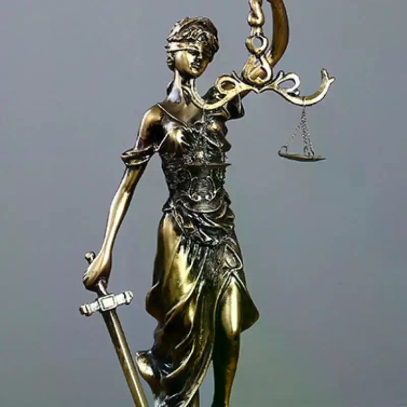 Goddess of Justice Statue – Retro Imitation Copper Desk Ornament Decorative Figurine SPOT