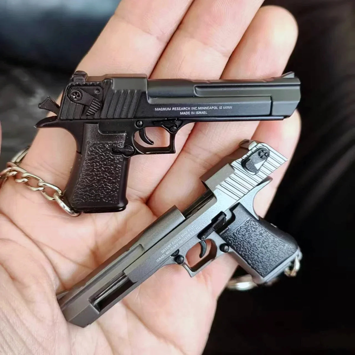 Desert Eagle Pistol Keychain – 1:4 Scale Miniature Collectible Collectible Keychain SPOT