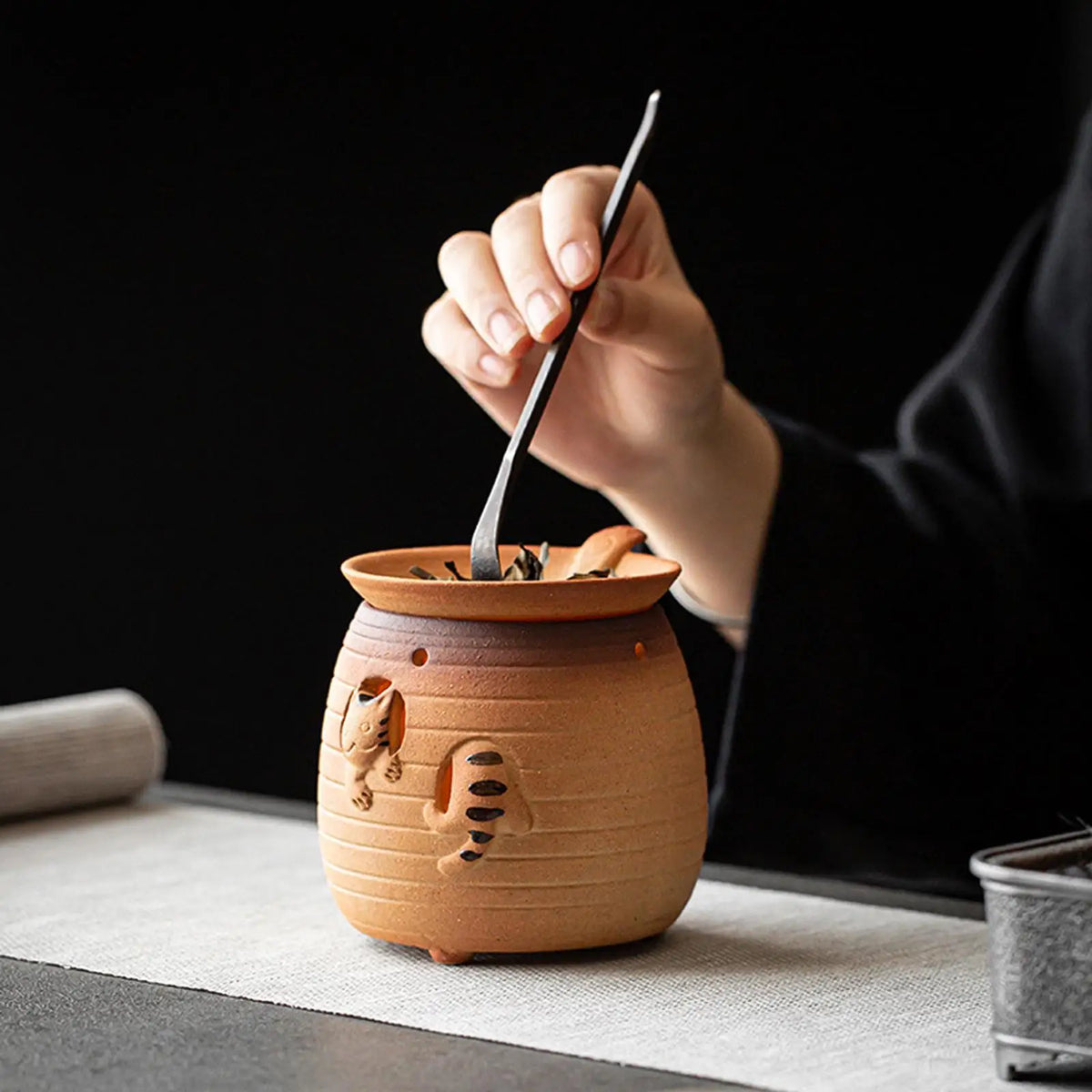 Ceramic Teapot Warmer Candle Heater Base – Kitten Design Teapot Warmer SPOT