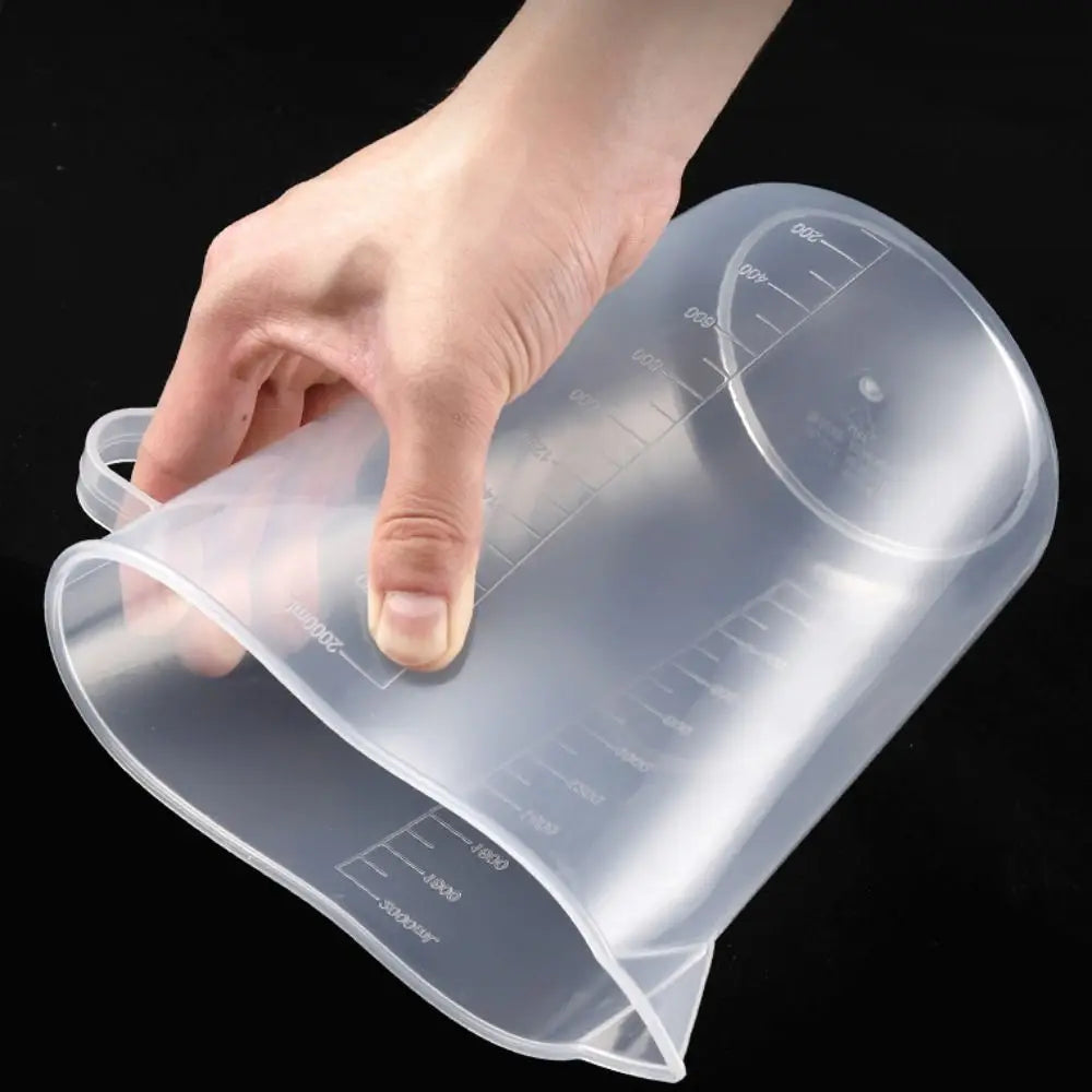 Large Plastic Graduated Measuring Cup with Lid – Clear Beaker Measuring Cup SPOT