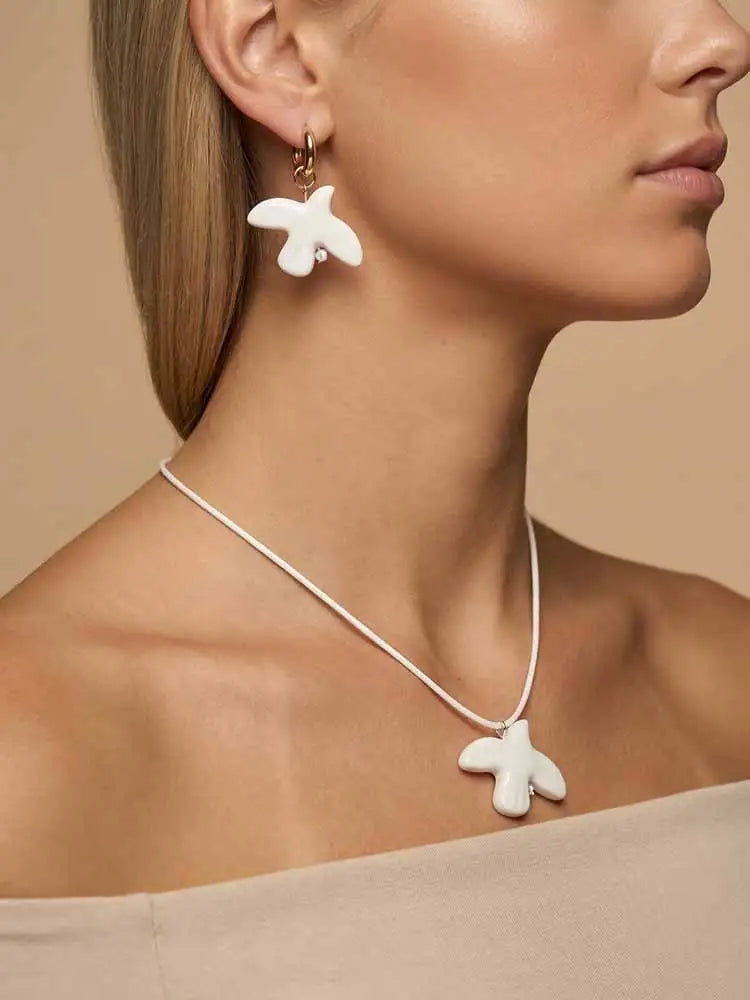 Peace Dove Ceramic Pendant Necklace – Adjustable Rope Chain Pendant Necklace SPOT