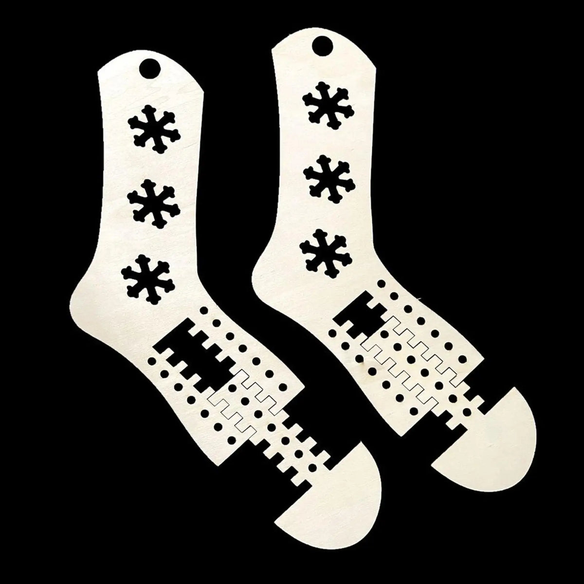Wooden Sock Blockers 2-Pack – Hollow Pattern Knitting Tool Sock Blockers SPOT