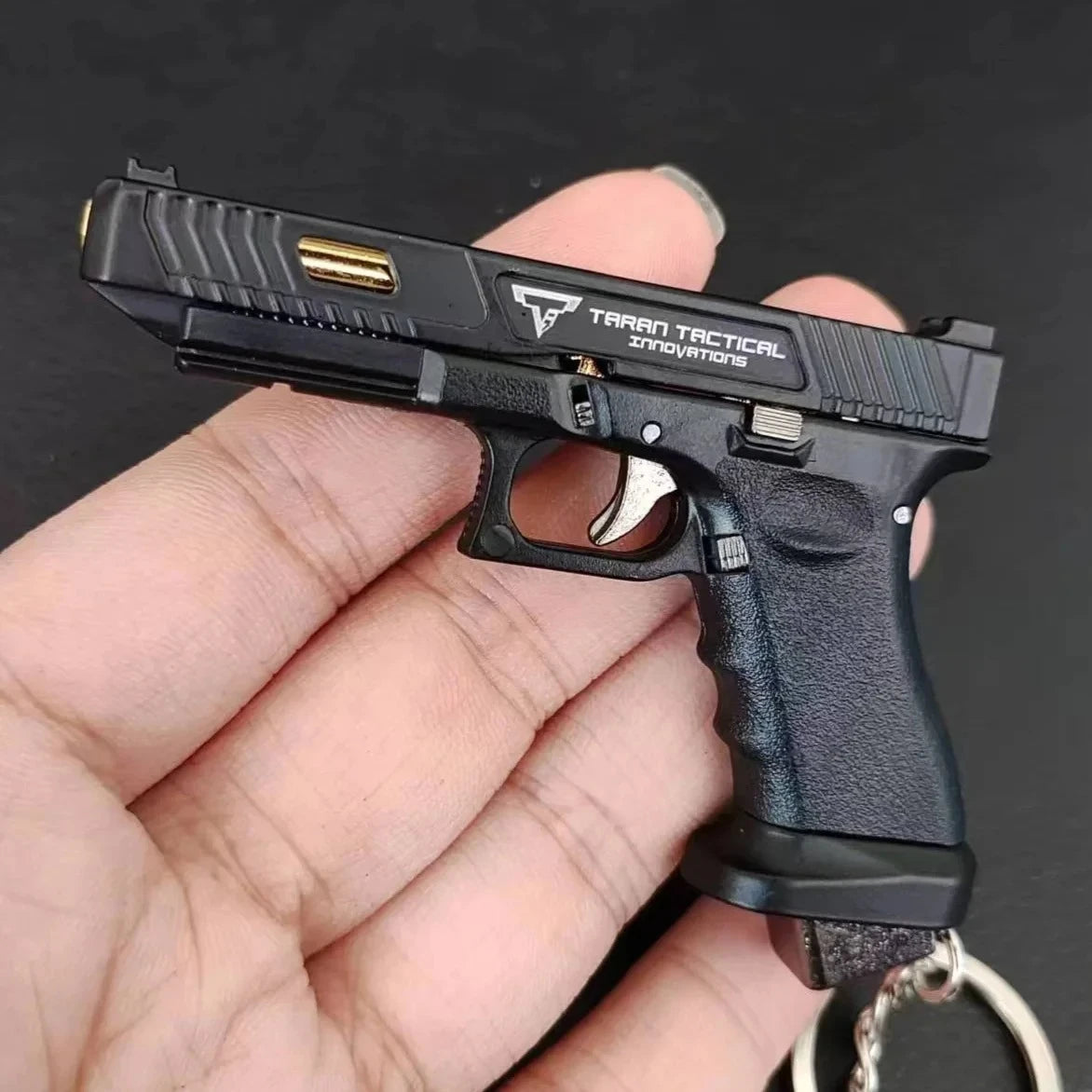 1:3 Scale Alloy Pistol Model Mini Keychain Bag Pendant Craft Collectible Model Keychain SPOT Black