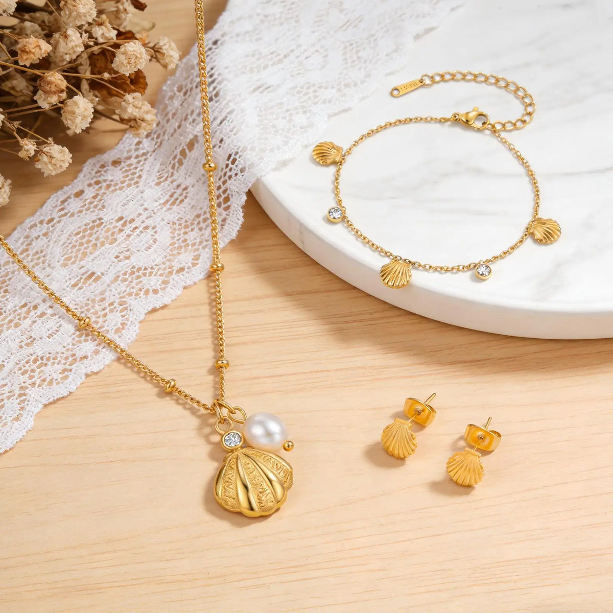 Shell Zirconia Bracelet – Gold Waterproof Stainless Steel Fashion Bracelet SPOT