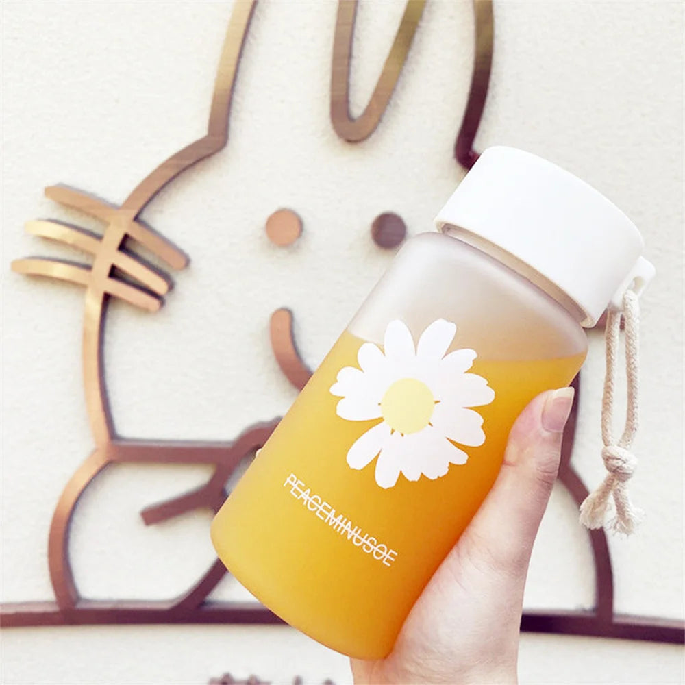 480ml Frosted Daisy Kawaii Water Bottle – BPA-Free Travel Cup Kawaii Water Bottle SPOT