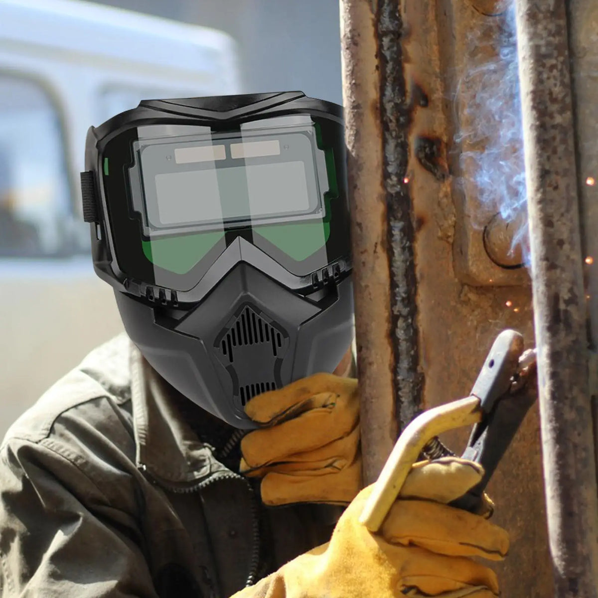 Auto-Darkening Welding Helmet – Breathable Face Shield Welding Helmet SPOT