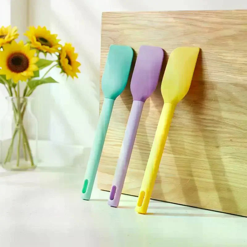 Food-Grade Silicone Baking Spatula & Scraper – BPA-Free Silicone Baking Spatula SPOT