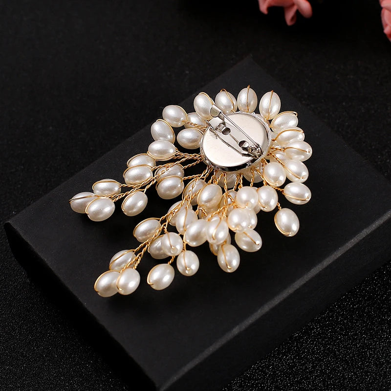 Elegant Pearl Flower Brooch Pin – Women's Fashion Jewelry Fashion Brooch Pin SPOT