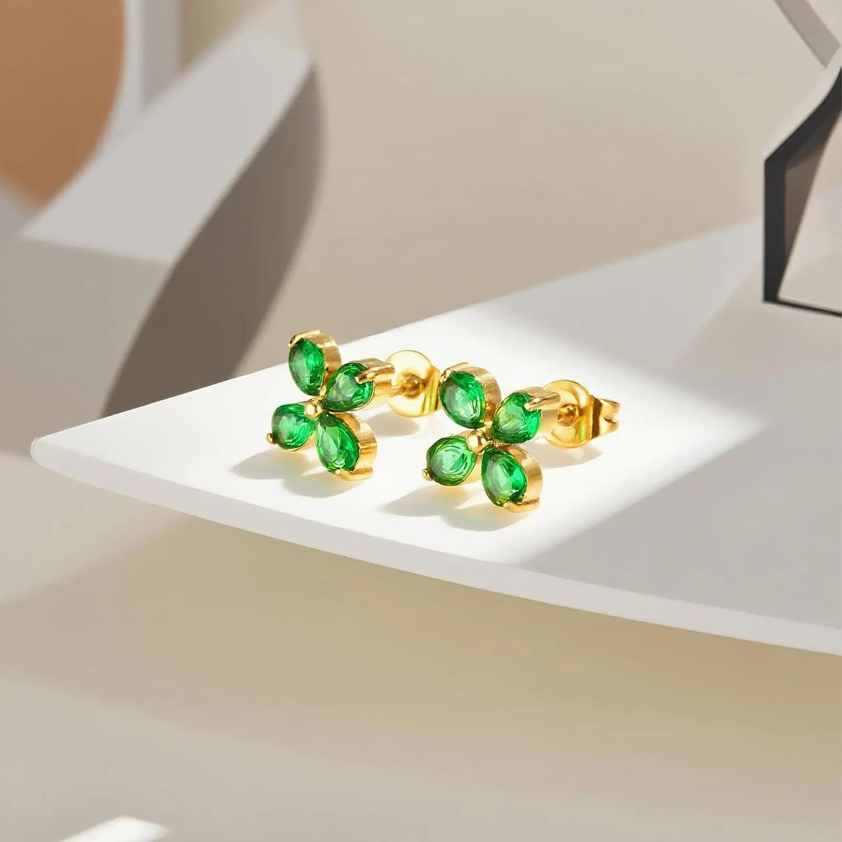 Emerald Green Zircon Heart Stud Earrings – 18K Gold Plated Steel Zirconia Stud Earrings SPOT