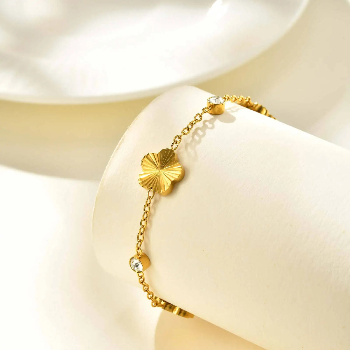 Meaeguet Gold Flower Bracelet – Cubic Zirconia & Stainless Steel Fashion Bracelet SPOT