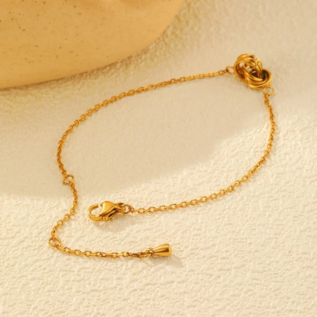 Gold-Plated Interlocking Link Chain Bracelet – Women's Stainless Steel Chain Link Bracelet SPOT