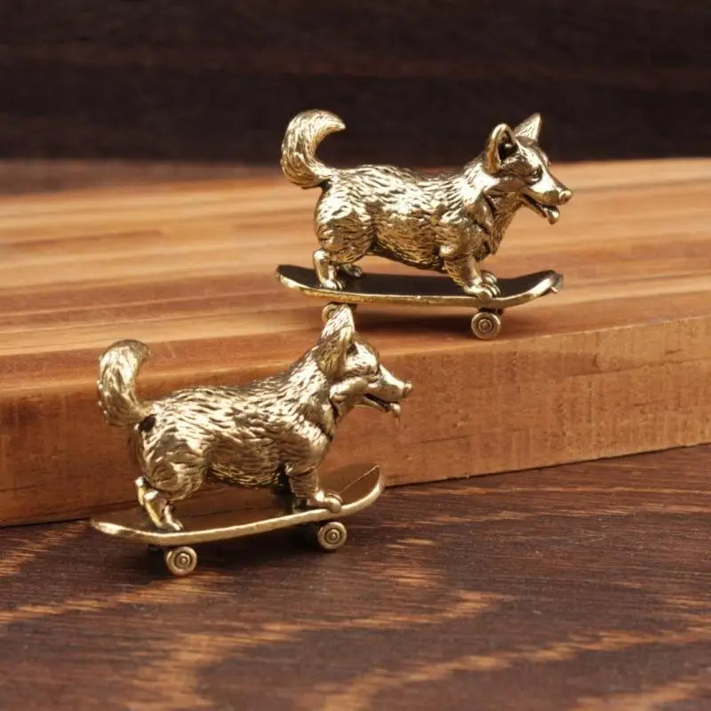 Brass Skateboarding Corgi Figurine – Retro Dog Desk Sculpture Brass Dog Figurine SPOT