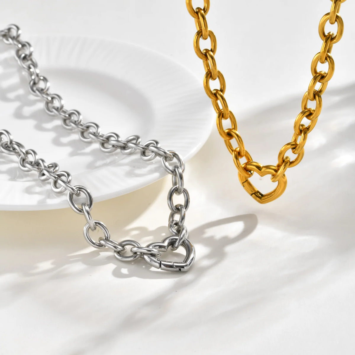 Stainless Steel Heart Clasp Choker – Chunky Curb Chain Necklace Choker Necklace SPOT