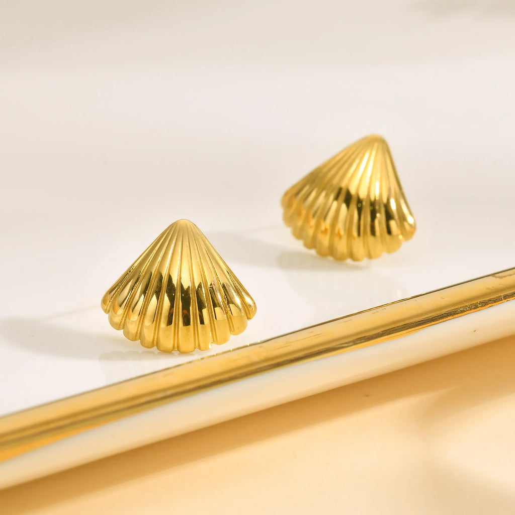 Minimalist Shell Stripe Gold Stud Earrings – Hypoallergenic Stud Earrings SPOT