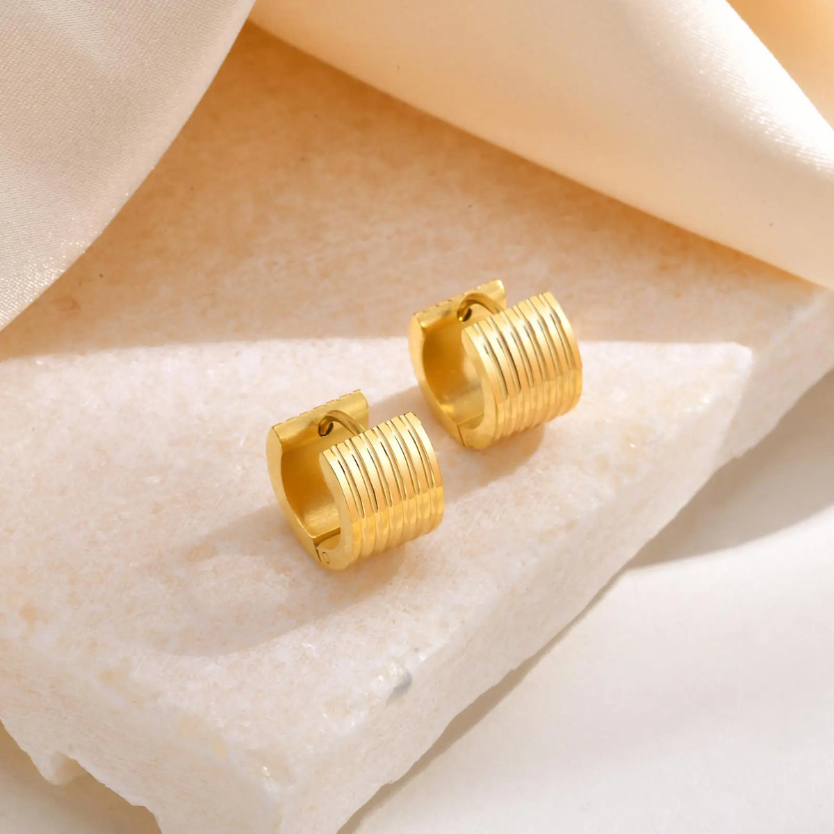 Ribbed Gold Hoop Earrings – Stainless Steel Huggie Hoops Hoop Earrings SPOT