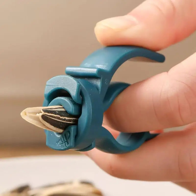 Finger Sunflower Seed Sheller – BPA-Free Nut Cracker Tool Seed Shelling Tool SPOT