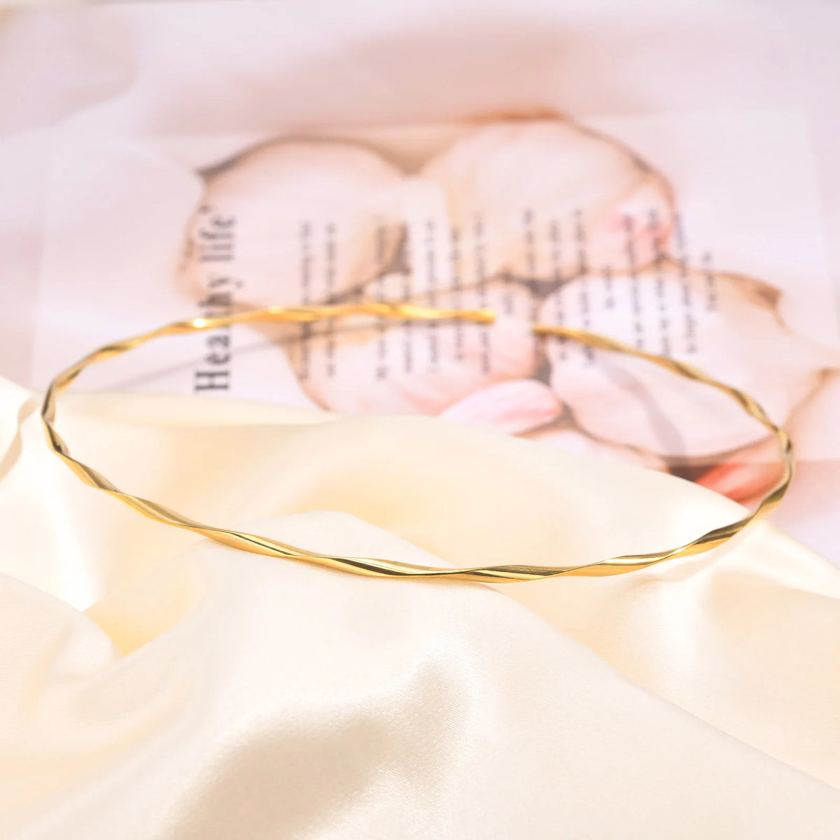 Gold Twist Torque Choker Necklace – Stainless Steel Women Choker Necklace SPOT