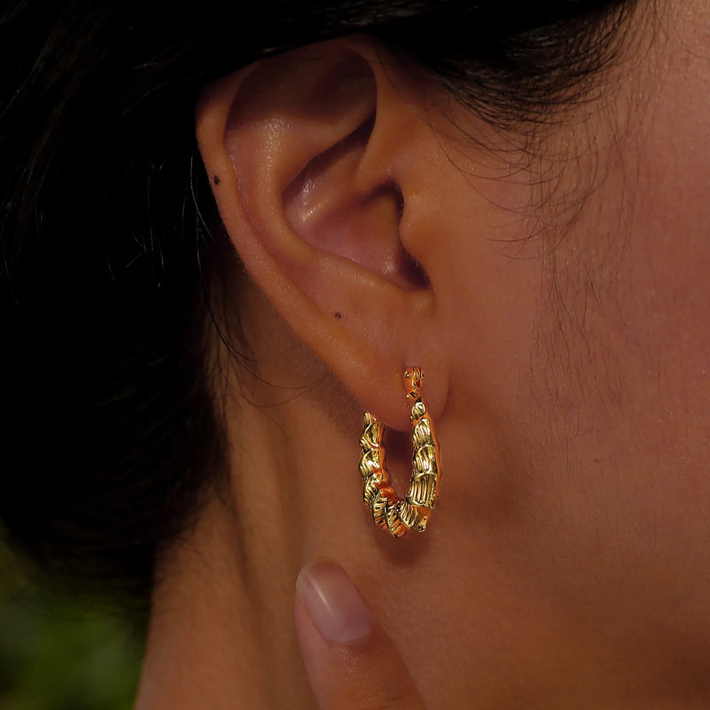 Bamboo Hoop Huggie Earrings – 18K Gold Plated Lightweight Hoop Huggie Earrings SPOT