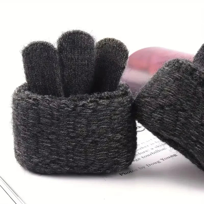 Winter Touch Screen Cycling Gloves – Fleece Windproof Knit Winter Cycling Gloves SPOT