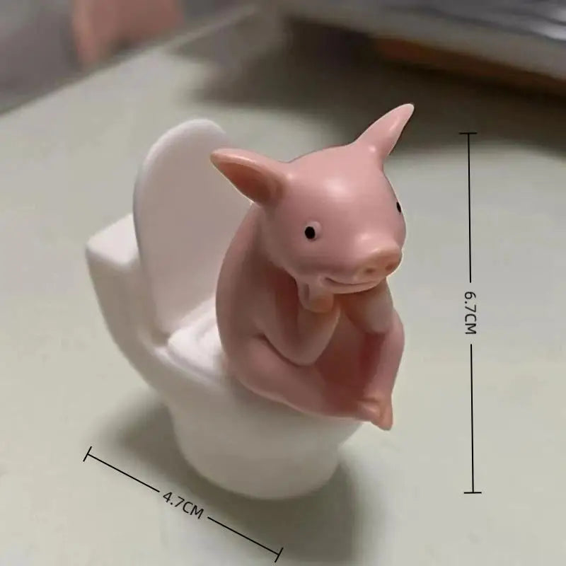Funny Pig on Toilet Figurine – PVC Novelty Home Decor Ornament Novelty Figurine SPOT 1pc