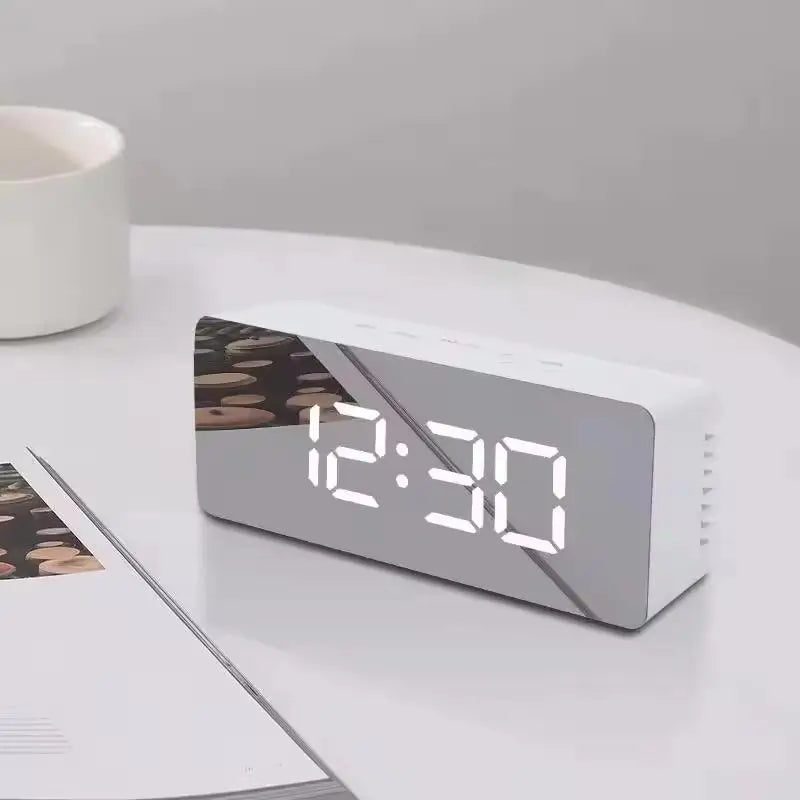 HUXUAN LED Digital Alarm Clock – Temp Display & Night Light LED Alarm Clock SPOT