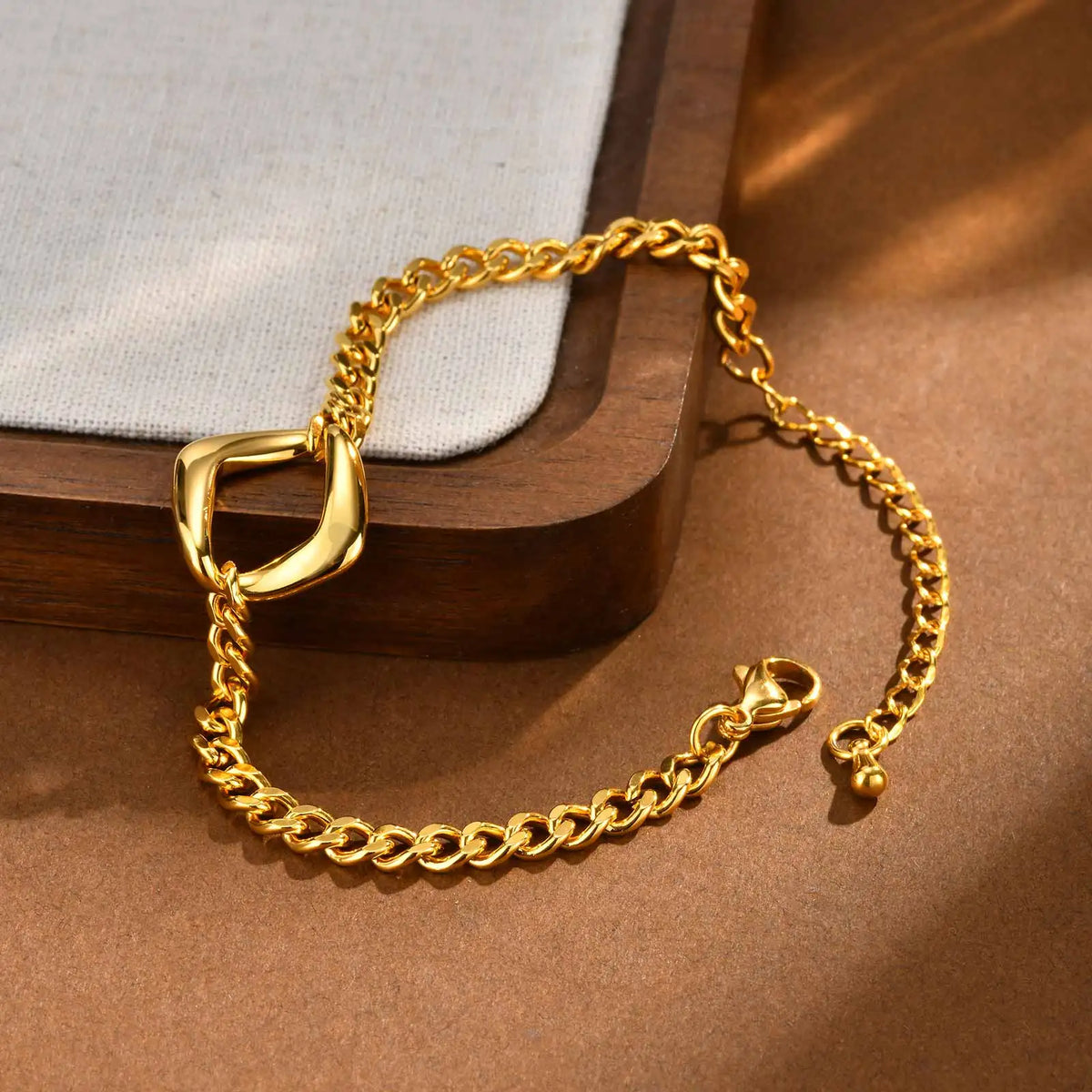 Minimalist Cuban Chain Bracelet – Gold Stainless Steel Women Chain Link Bracelet SPOT