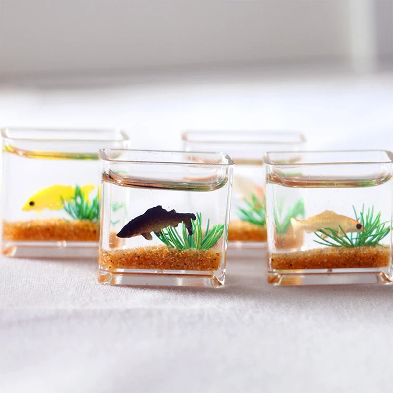 Mini Fish Tank Figurine – 1:12 Dollhouse Miniature Ornament Dollhouse Miniature SPOT
