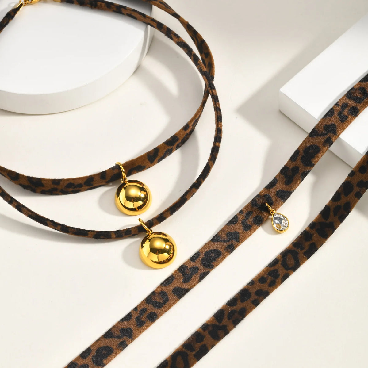 Leopard Print Choker Necklace – Stainless Steel Zirconia Charms Choker Necklace SPOT