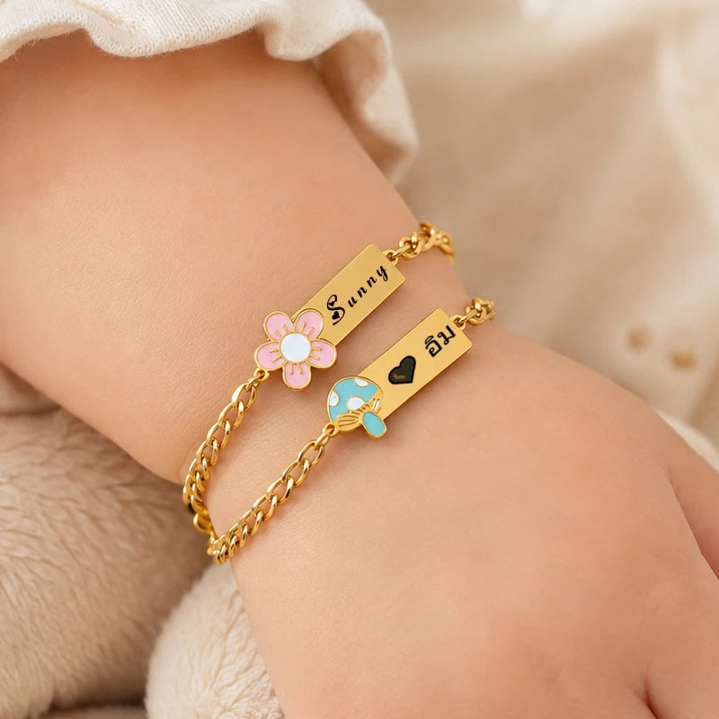 Engravable Gold Baby ID Bracelet – Pink Flower Figaro Chain Kids ID Bracelet SPOT