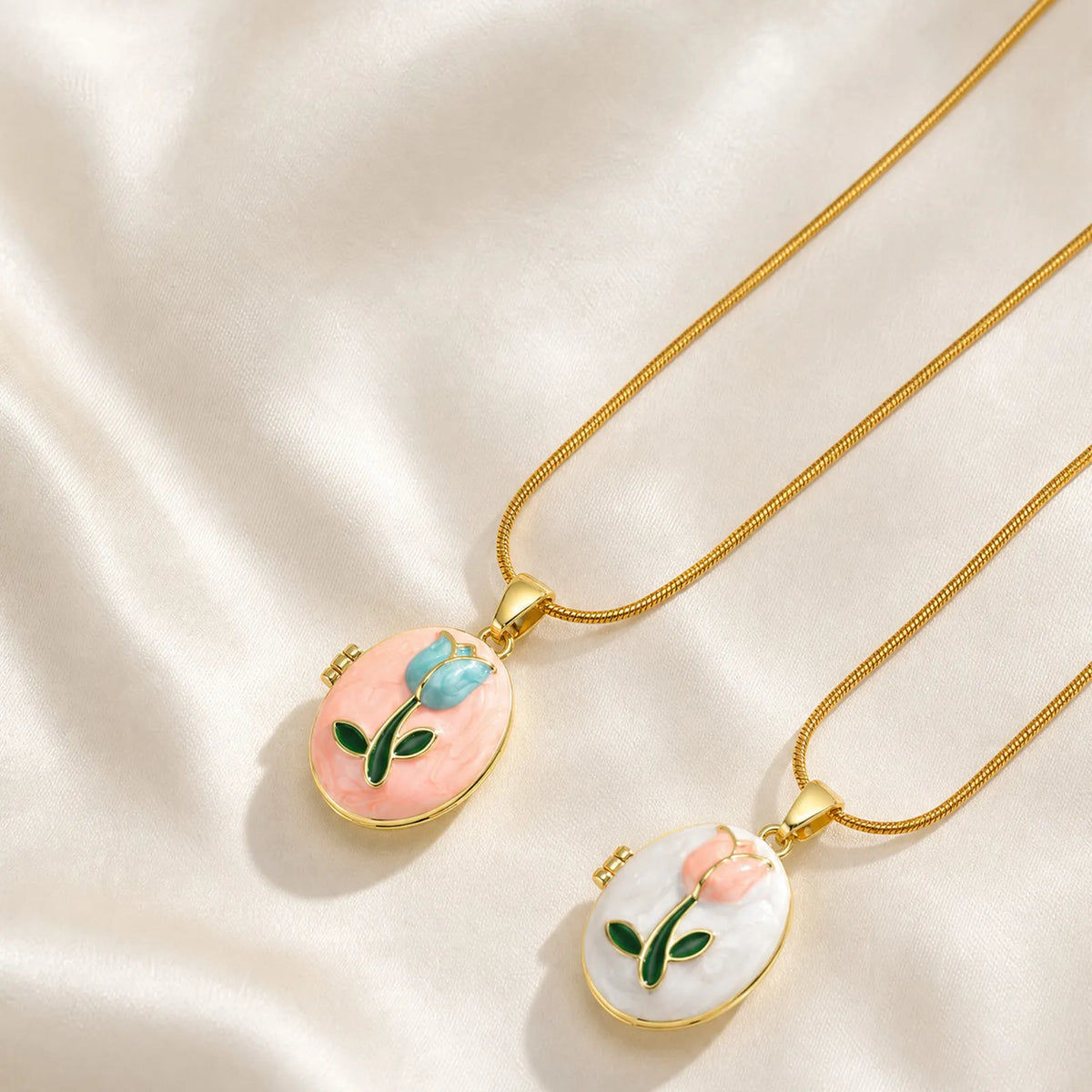 Custom Photo Flower Locket Necklace – 18K Gold Plated Locket Pendant Necklace SPOT