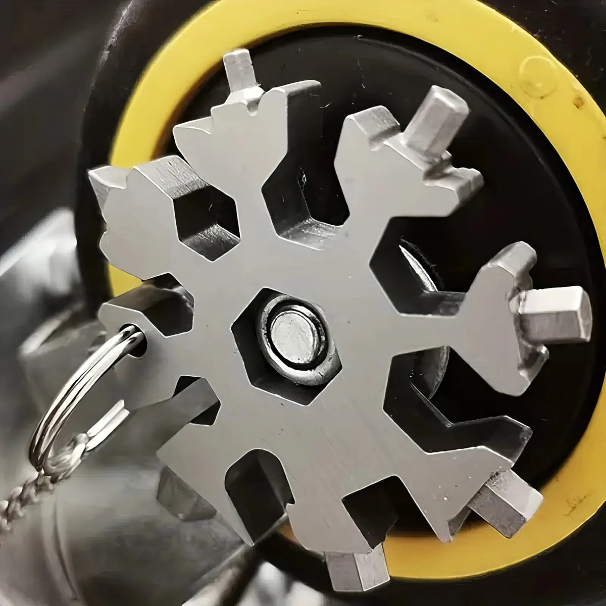 Snowflake Multitool Keychain – Screwdriver, Wrench & Bottle Opener Multitool Keychain SPOT