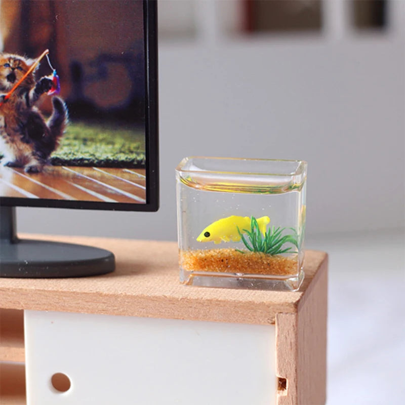 Mini Fish Tank Figurine – 1:12 Dollhouse Miniature Ornament Dollhouse Miniature SPOT