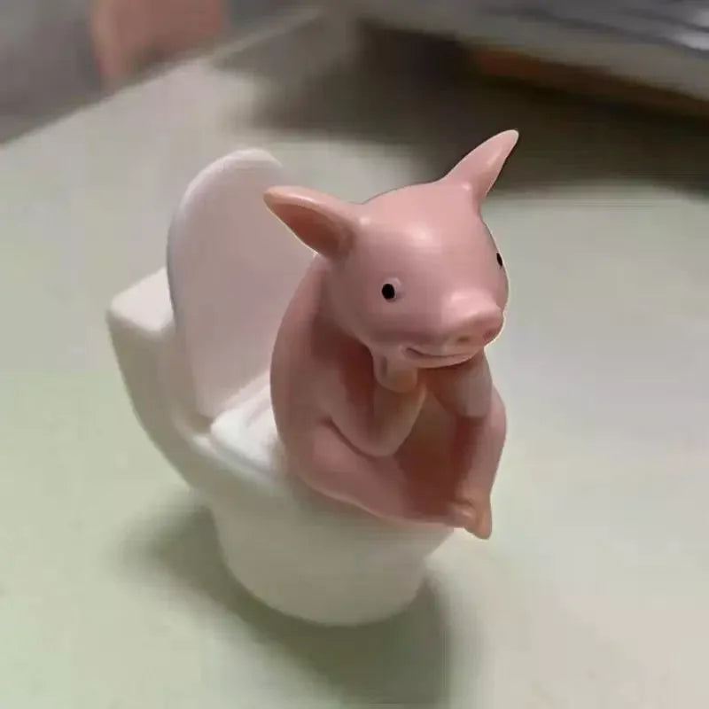 Funny Pig on Toilet Figurine – PVC Novelty Home Decor Ornament Novelty Figurine SPOT