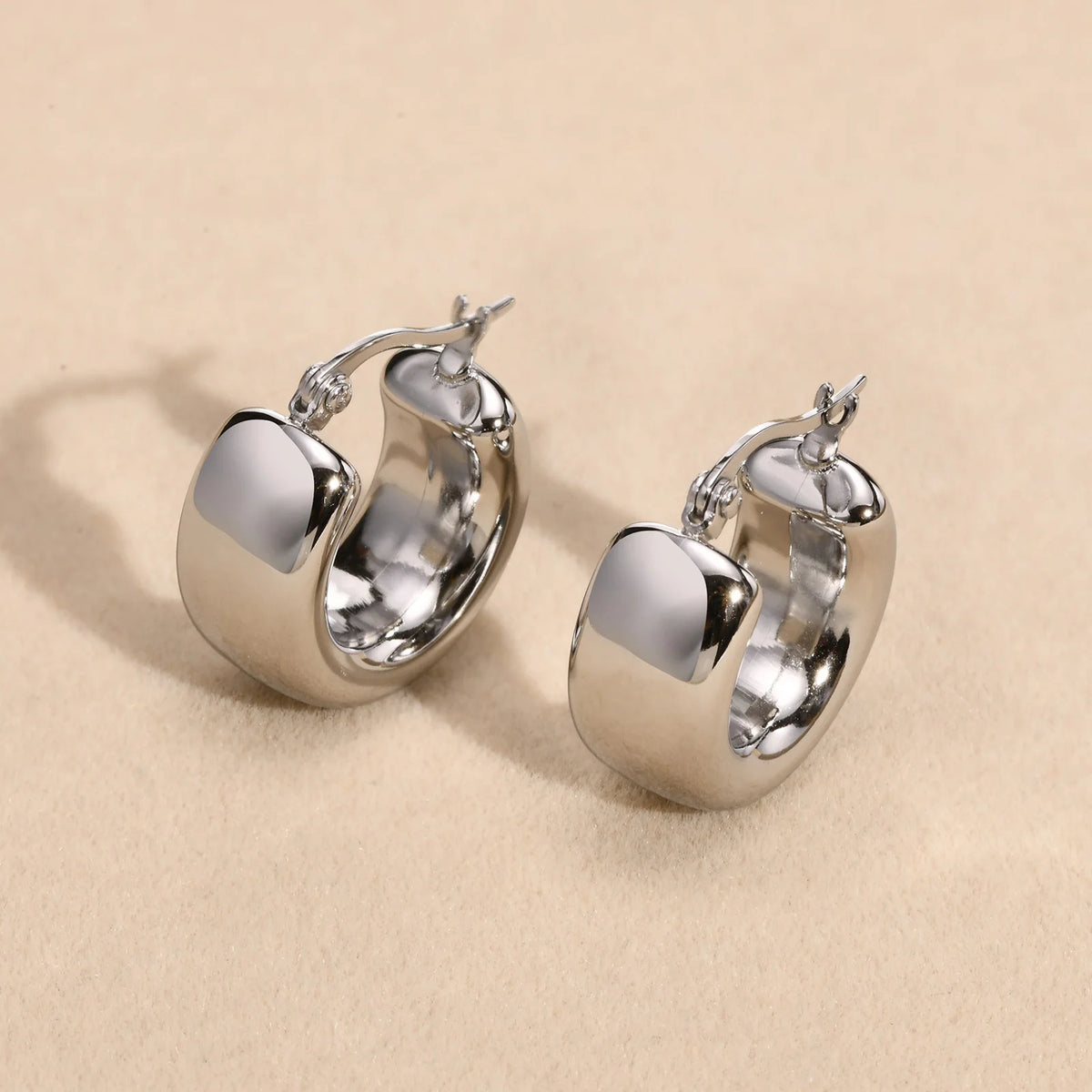 Meaeguet Tube Huggie Hoop Earrings – Stainless Steel Hoops Huggie Hoop Earrings SPOT