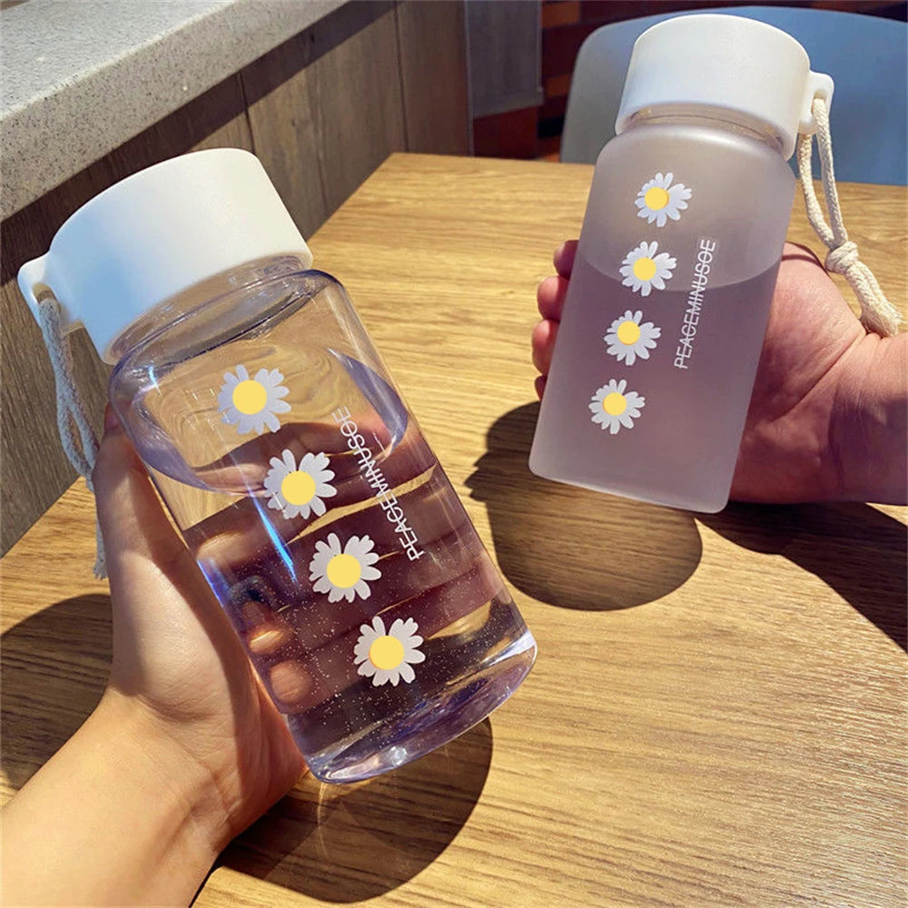 480ml Frosted Daisy Kawaii Water Bottle – BPA-Free Travel Cup Kawaii Water Bottle SPOT