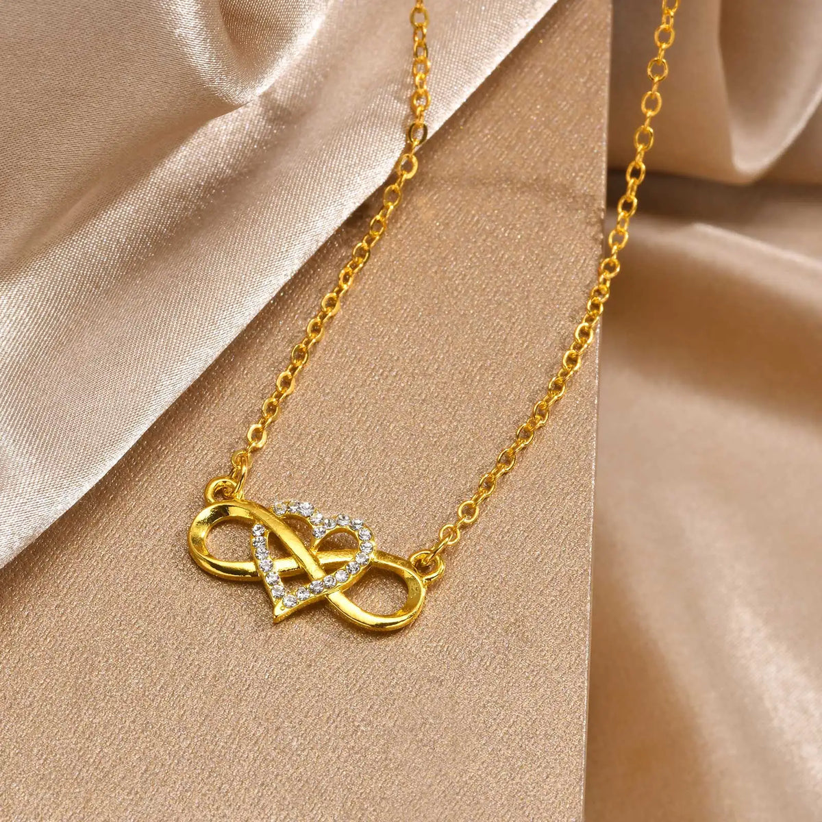 Zirconia Heart Infinity Pendant Necklace – Waterproof Women's Gift Pendant Necklace SPOT