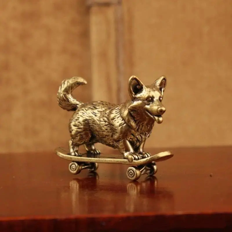 Brass Skateboarding Corgi Figurine – Retro Dog Desk Sculpture Brass Dog Figurine SPOT