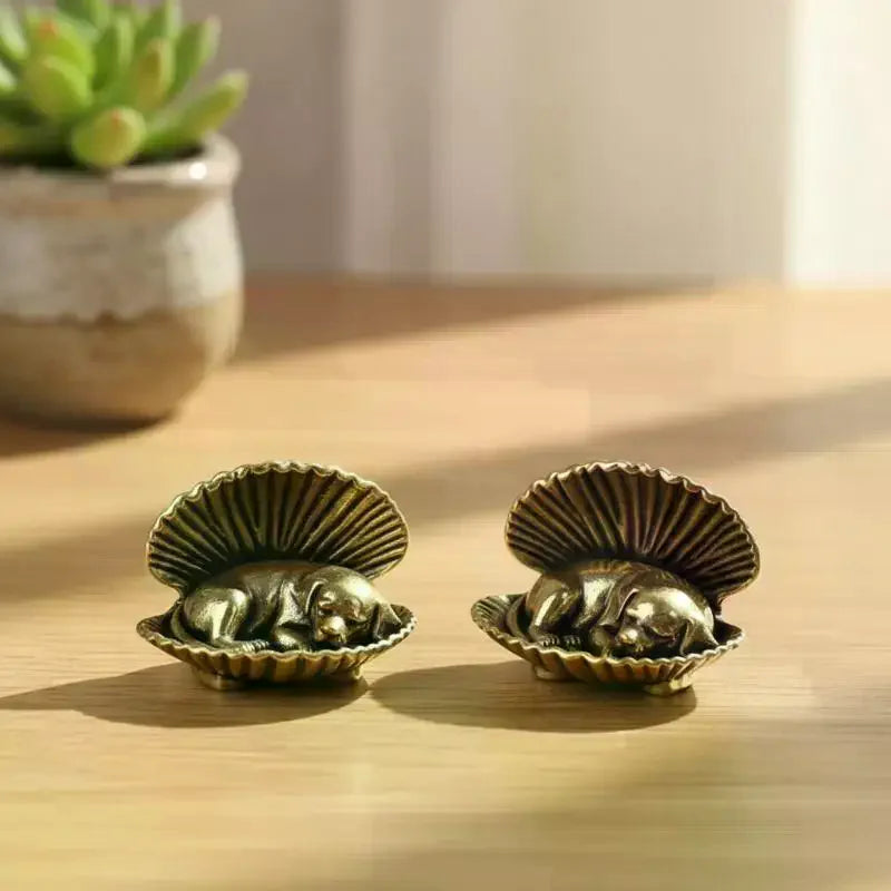 Alloy Sausage Dog in Shell Mini Figurine – Desktop Ornament Mini Decorative Figurine SPOT