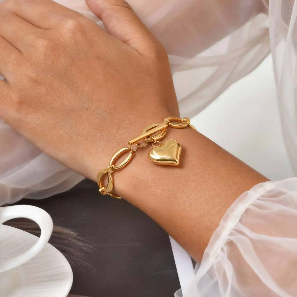 Women's 18K Gold Heart Charm Bracelet – Toggle Clasp Charm Bracelet SPOT